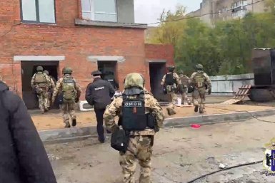 Сотрудники полиции проверили стройки, торговые точки и места проживания иностранцев Скриншот с видео УМВД России по Хабаровскому краю